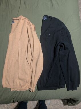 Tommy Hilfiger Pima Cotton Blend V Neck Sweater Bundle Size XL Tan & Black